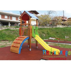 Ξύλινη τσουλήθρα με σκεπή, μπαλκόνι και αναρριχήσεις
